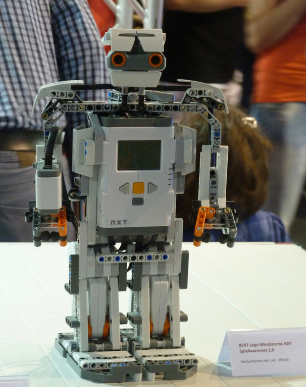 Robo7myRobot_jpg-1336142359