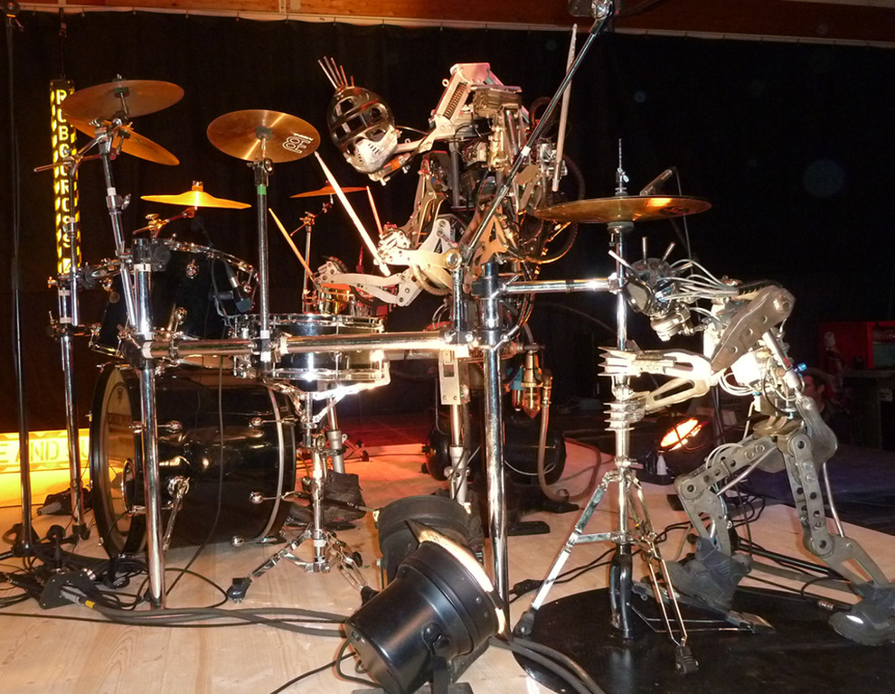Robo10Band_jpg-1336142448