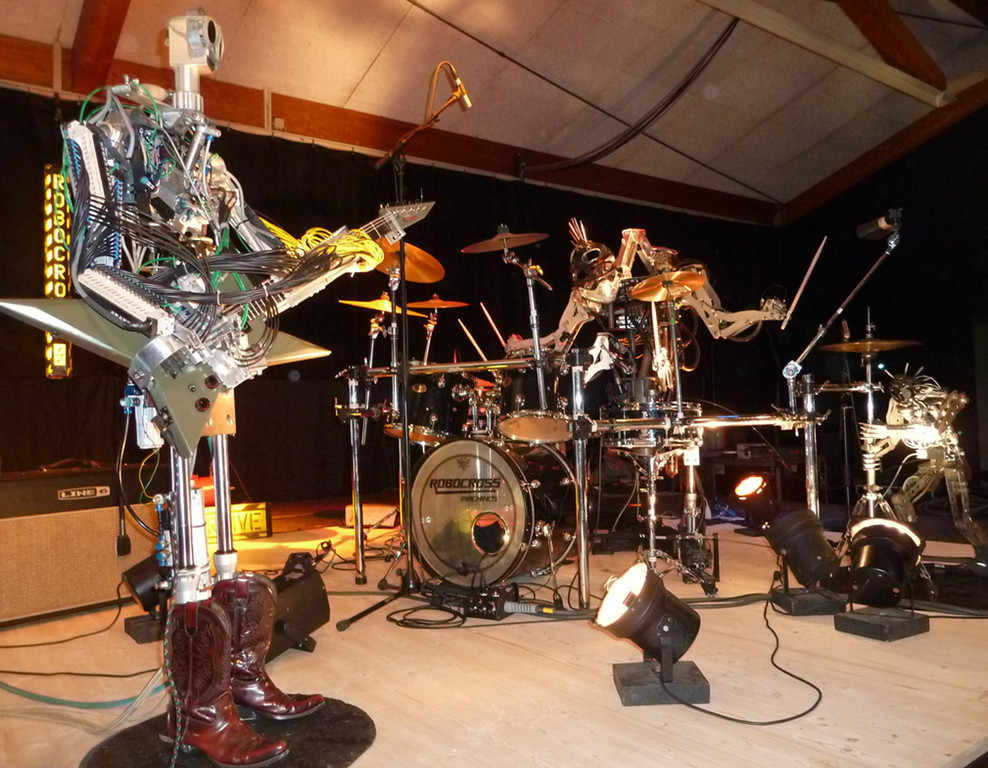 Robo10bBand_jpg-1336142460