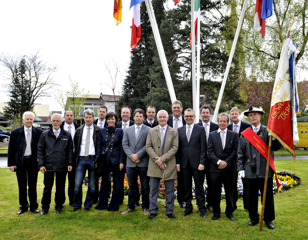 Vorstand Gruppenbild 22_4_2012_ALF3073.JPG