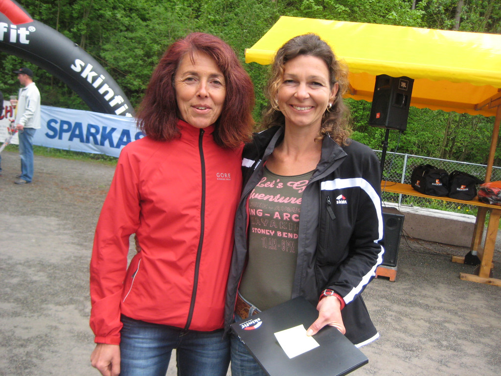 4Schnellste-Damen-Kombiwertung-Schlossberglauf_JPG-1336334902