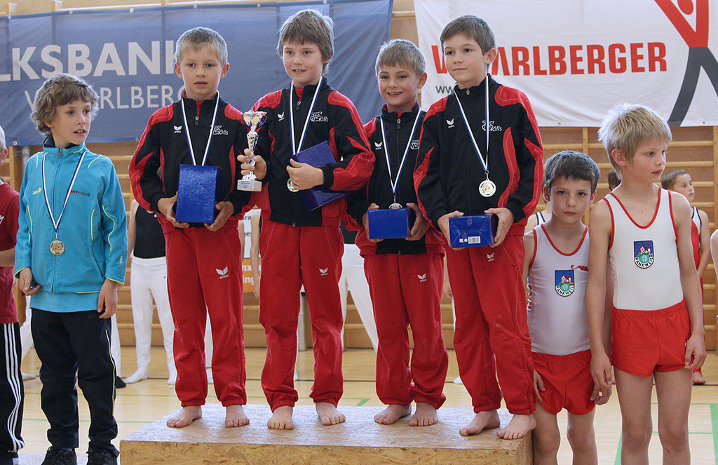 1300-Basisstufe AK9 m__nnlich Turn10 Siegerteam G__fis.jpg