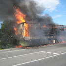 Schwerer Lkw-Brand auf der B21 bei Wiener Neustadt (Einsatzdoku)