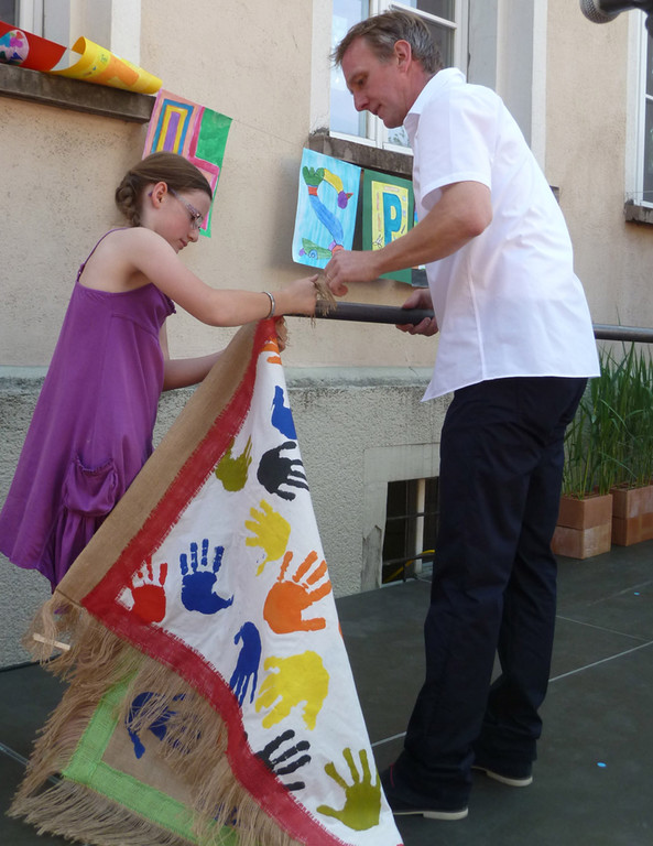Schulhof22Fahne_jpg-1337025597