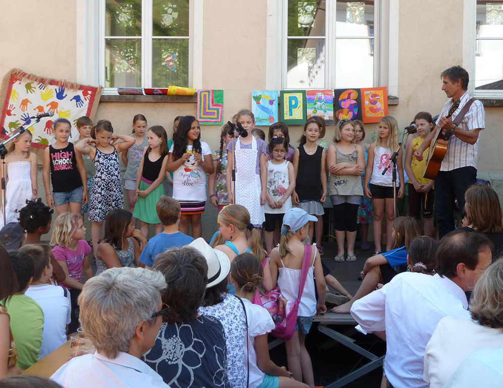 Schulhof28Chor_jpg-1337025623