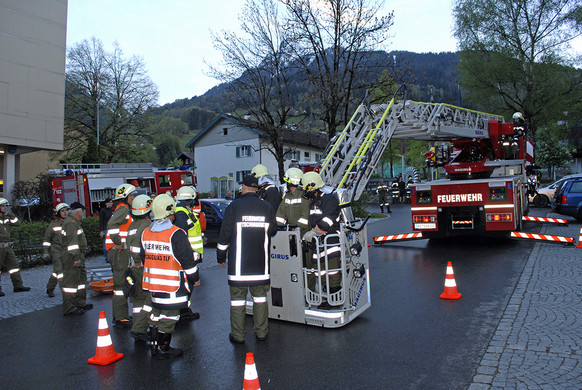 Feuerwehr__bung mit Drehleiter - 030 - Copyright by Gerhard Scopoli.jpg