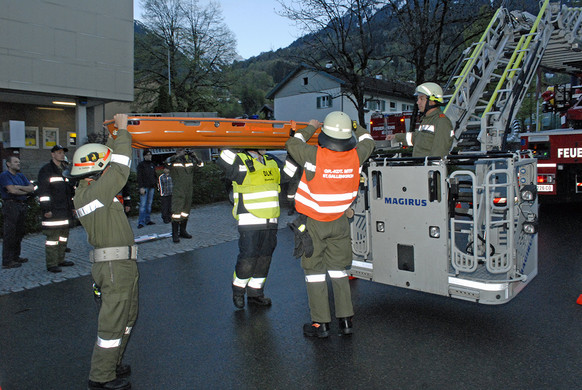 Feuerwehr__bung mit Drehleiter - 038 - Copyright by Gerhard Scopoli.jpg