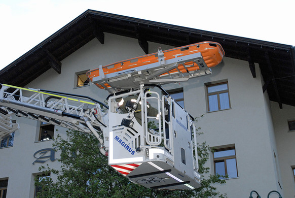 Feuerwehr__bung mit Drehleiter - 040 - Copyright by Gerhard Scopoli.jpg