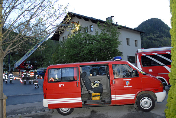 Feuerwehr__bung mit Drehleiter - 056 - Copyright by Gerhard Scopoli.jpg