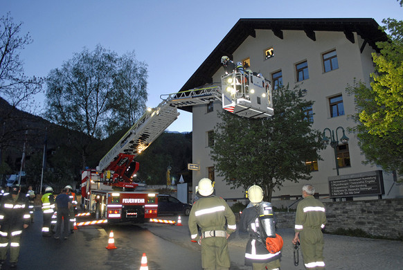 Feuerwehr__bung mit Drehleiter - 072 - Copyright by Gerhard Scopoli.jpg