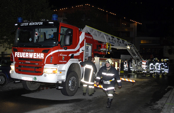 Feuerwehr__bung mit Drehleiter - 111 - Copyright by Gerhard Scopoli.jpg