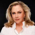 KathleenTurner 1.jpg