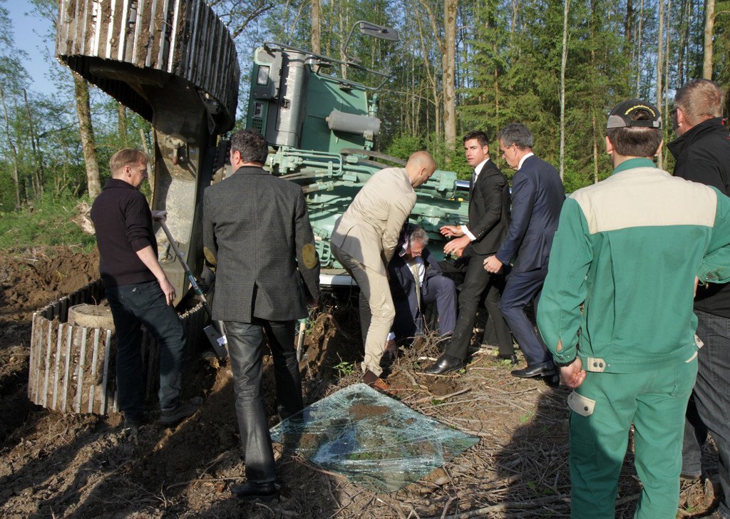 DI10020-20120515.jpg