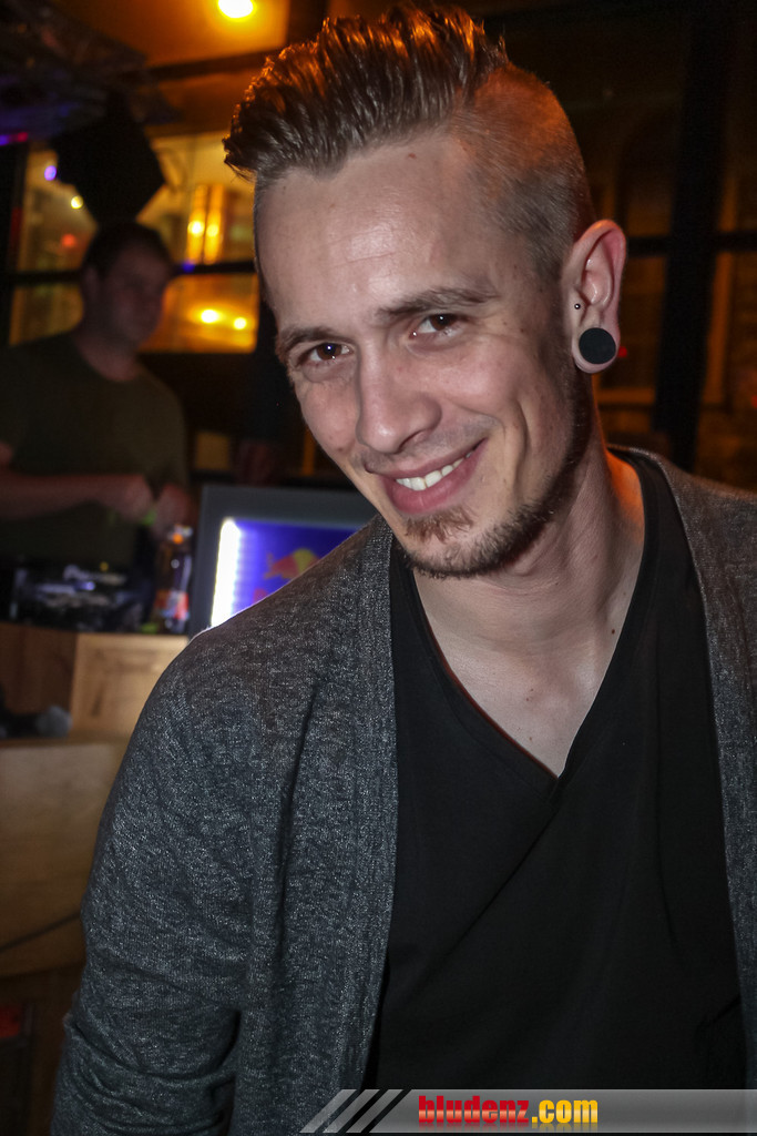 11652793.jpg