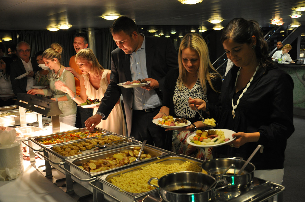 buffet1_jpg-1337419134