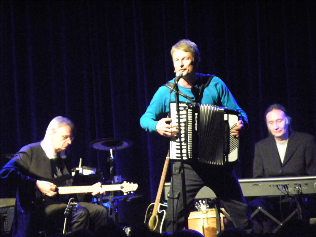 114_7669_JPG-1337425756