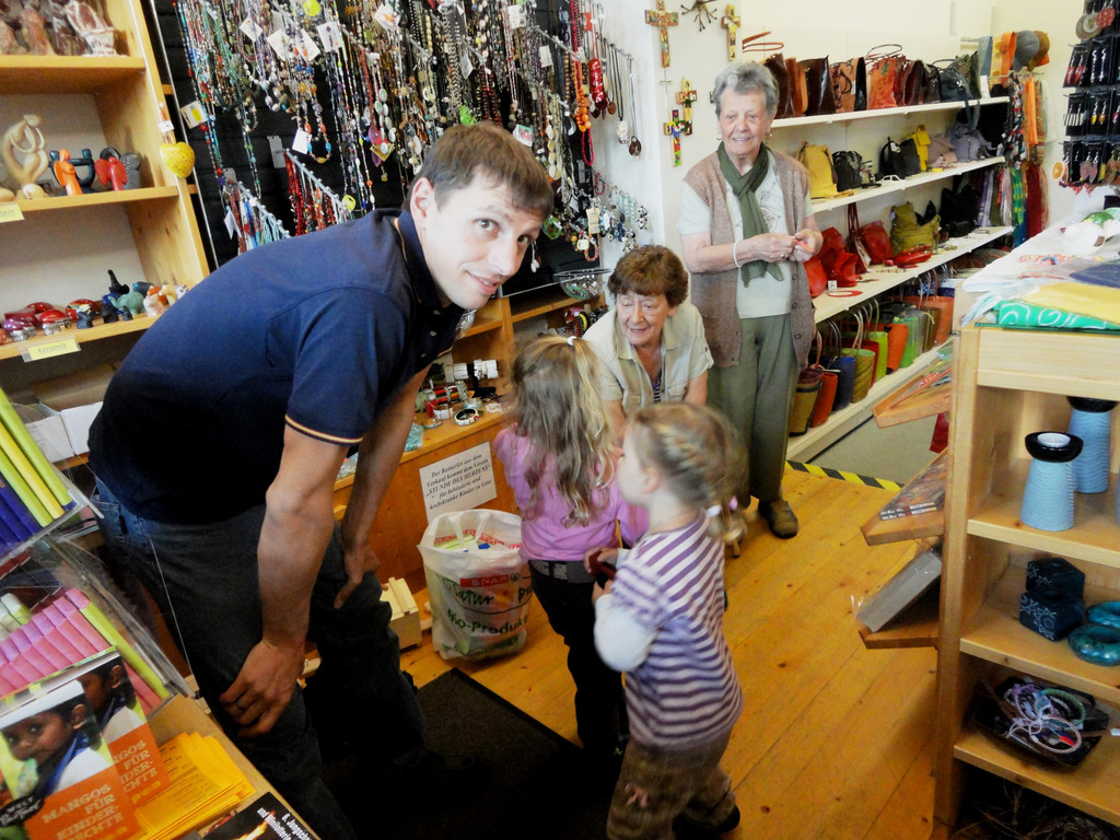 Geld__bergabe Stunde d_ Herzens 5_5_2012 013 _13__JPG-1337459545