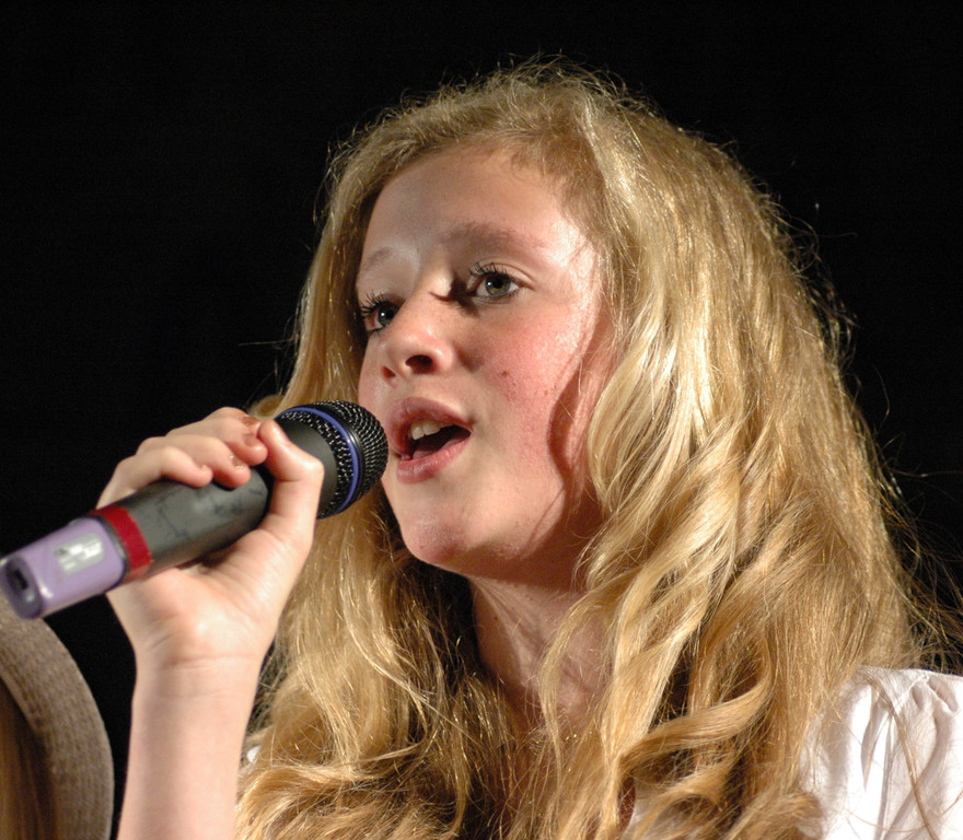 Leonie Sonderegger_jpg-1337498063