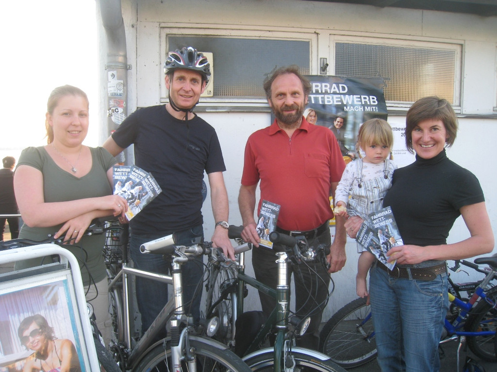 Weltladenfest mit FAHR RAD Start Symbol _1__jpg-1337535195