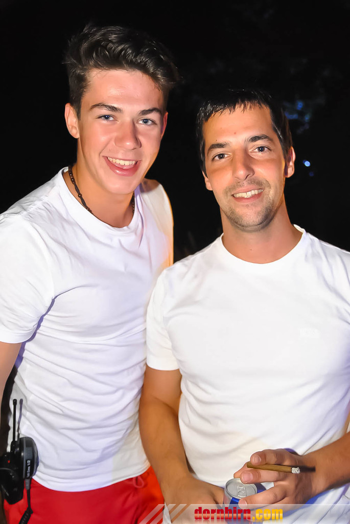 9935731.jpg