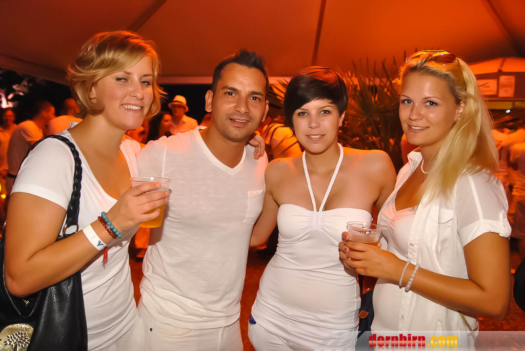 9935624.jpg