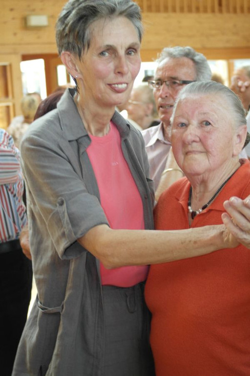 23_5_2012 Seniorentanz gro__dorf34_jpg-1337861291