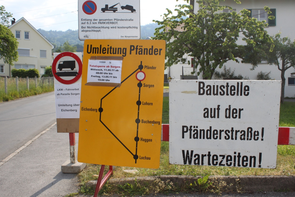 Pf__nderstra__e SPERRE Schilder 11-05-2011 _1__jpg-1337973956