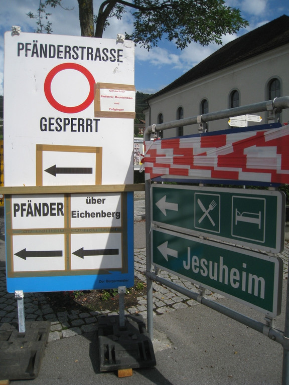 Pf__nderstra__e SPERRE Schilder ALT 11-05-2011 _3__jpg-1337973960