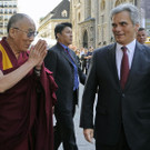 Dalai Lama in Wien - 2: Treffen mit Faymann und Schönborn (26.05.12)