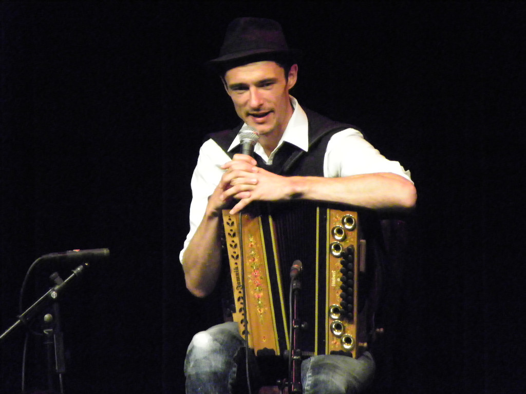 114_8300_JPG-1338509365