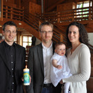 Norah mit Eltern und Taufpate Johannes_JPG-1338747386