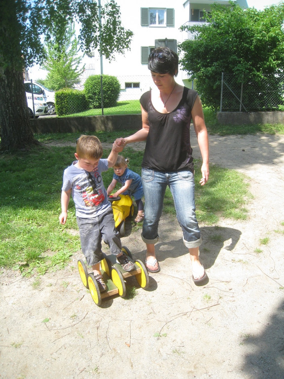 Spielbus Kinderdorf in Lochau 2012 _2__jpg-1338750669