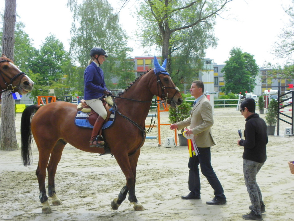 114_8742_JPG-1338759565