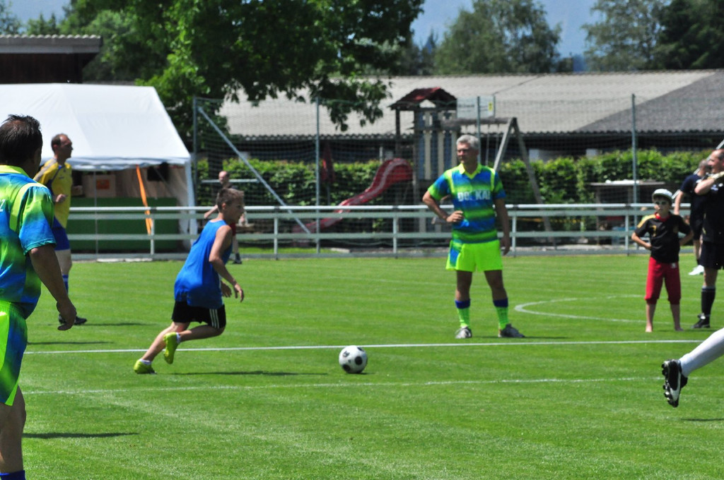 mini-Ortsvereine Fussball 2012 068.JPG