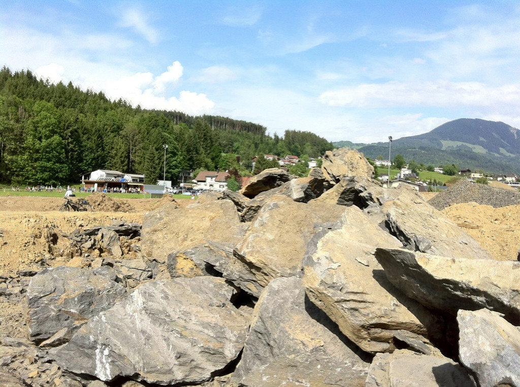 KOE_Sportplatzerweiterung Hofen Juni 13_jpg-1338816785