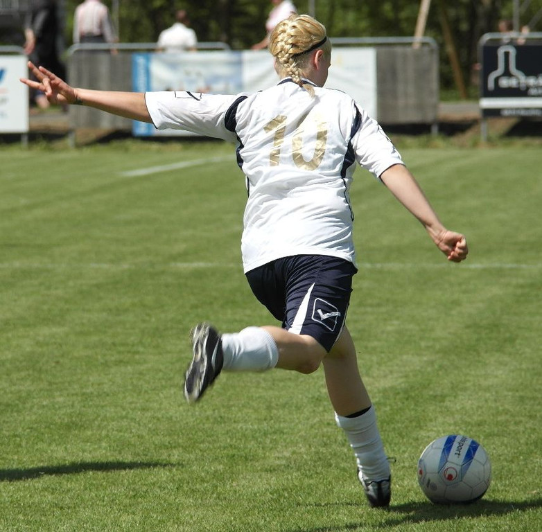 7_6_2012 Frauenfu__ball43.jpg