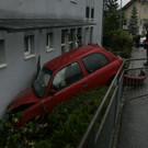 Dornbirn: Alko-Lenker kracht gegen Haus