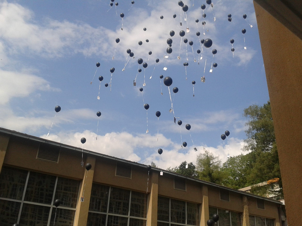 2012-05-29 Ballons f__r Afrika.jpg