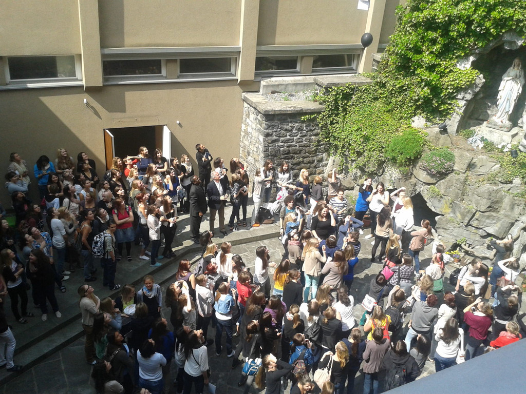 2012-05-29 Gerhard mit Bischof.jpg