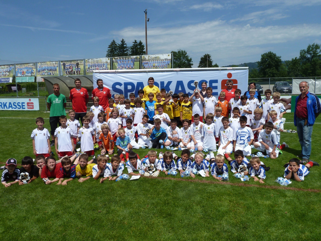 Stadtcupsieger 2012 U7-U10.JPG
