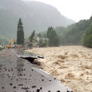 __berflutung im Jahr 2005 in Mellau an der L200.JPG