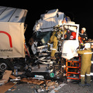 Lkw nach Unfall auf A1 zerfetzt