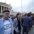 Protest gegen Martin Graf vor Wiener Parlament