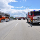 Reisebus auf der A2 in Vollbrand