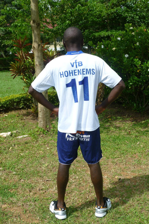 Uganda VfB Dress_I.jpg