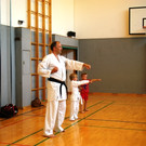 Kindergärtler schnuppern Karate-Luft