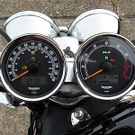 Triumph_Rocket_III_Roadster_Bild_1.jpg