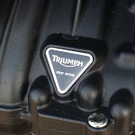 Triumph_Rocket_III_Roadster_Bild_16.jpg