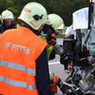 Einsatzdoku_02072012_Schwerer VU mit eingeklemmter Person A2 Seebenstein_1 Lkw und 3 Fahrzeuge _6_.JPG