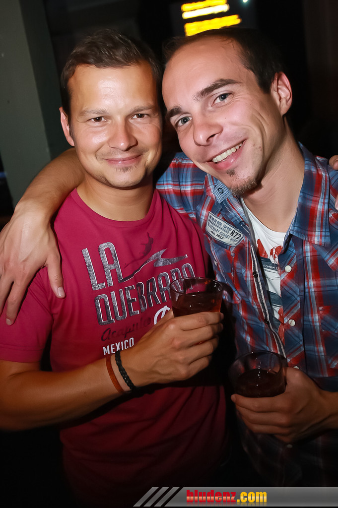 11815045.jpg